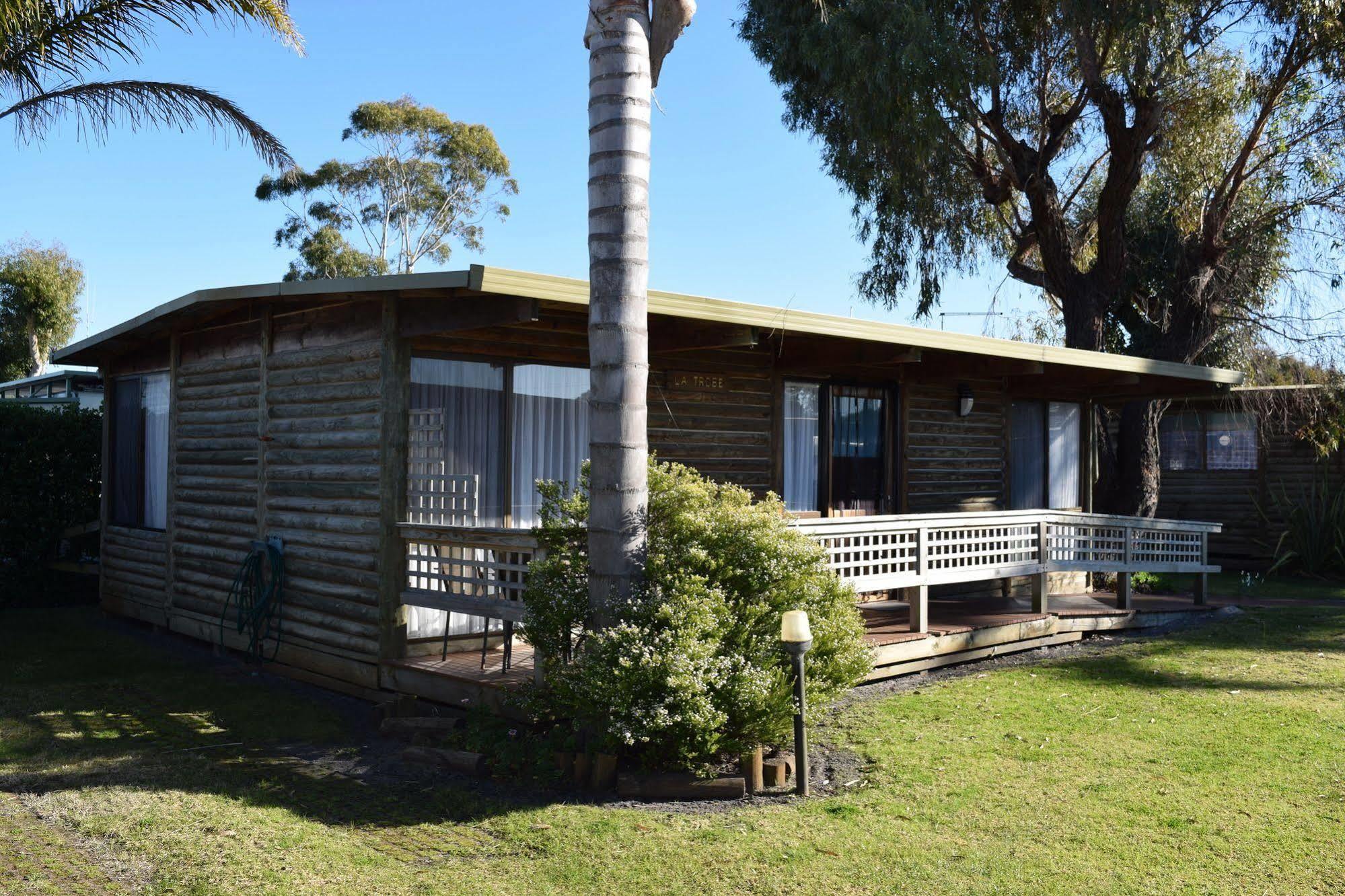 Lazy Acre Log Cabins Lakes Entrance Exteriér fotografie