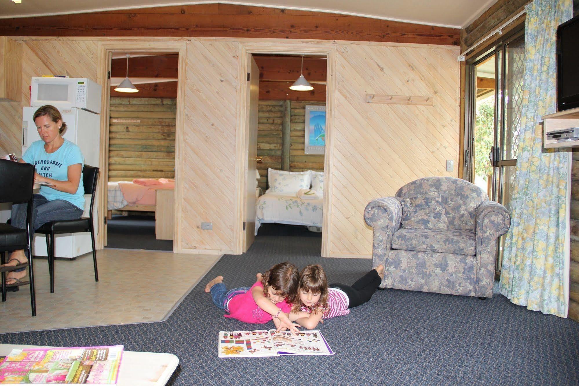 Lazy Acre Log Cabins Lakes Entrance Exteriér fotografie